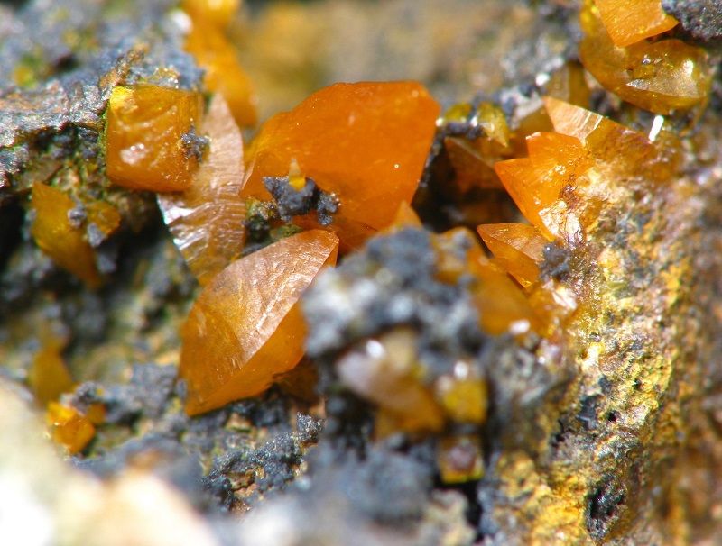 da_Wulfenite_tu_nhien_1
